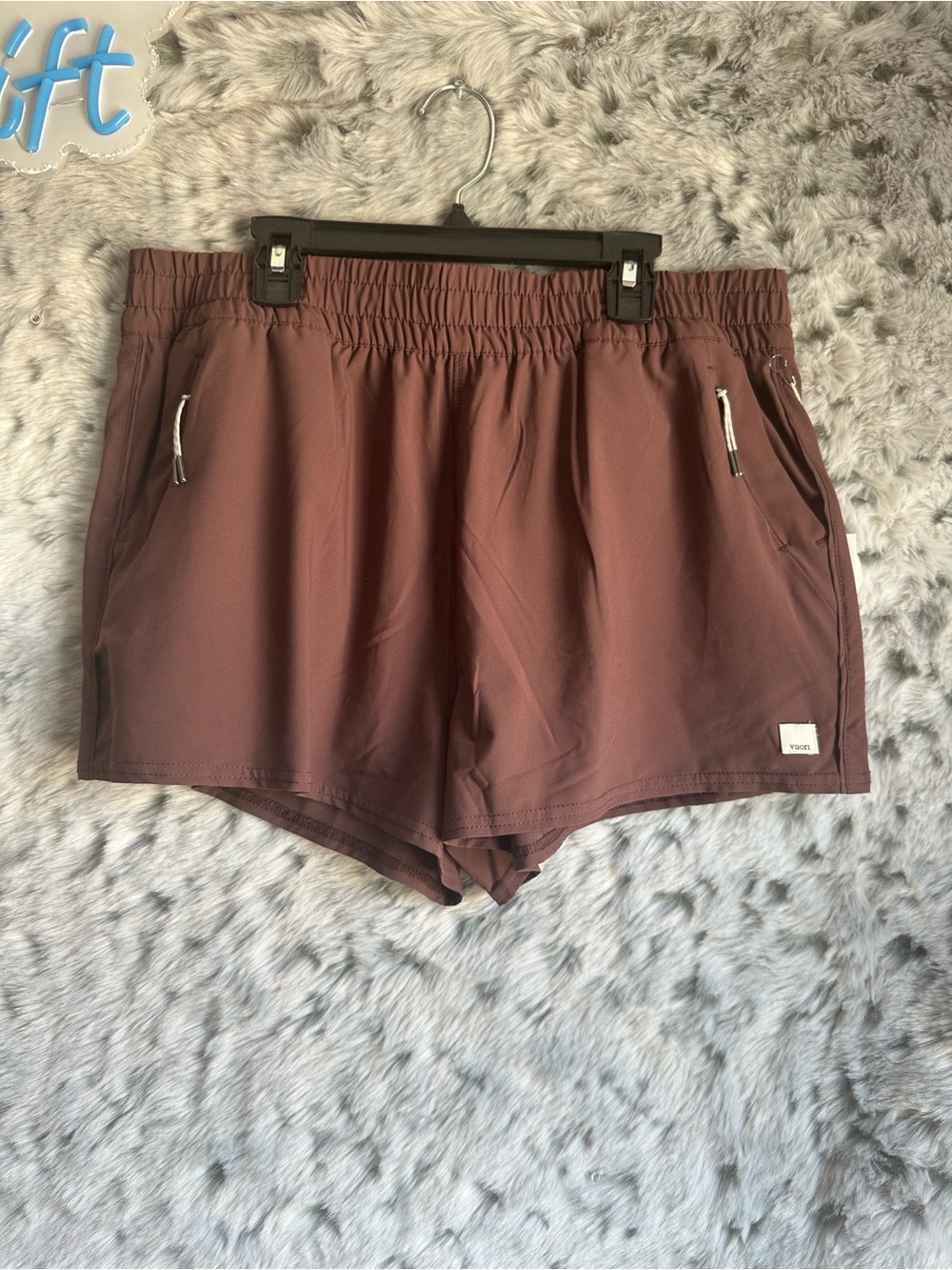 118. Vuori dash short xl chestnut nwt